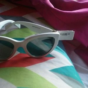 Moschino sun glasses